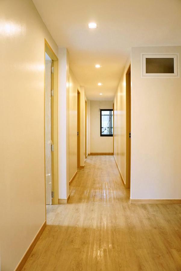 Yakthai Poshtel กรุงเทพมหานคร ภายนอก รูปภาพ