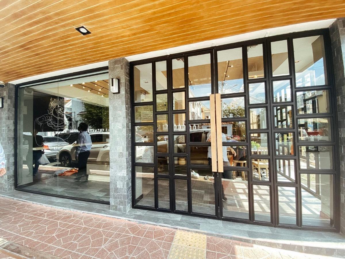 Yakthai Poshtel กรุงเทพมหานคร ภายนอก รูปภาพ